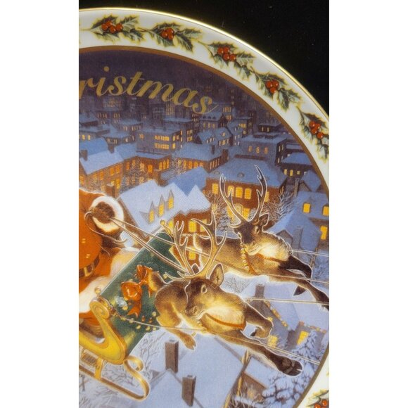 Vintage Avon Porcelain Collector's Plate "Coming to Town" - Picture 7 of 10